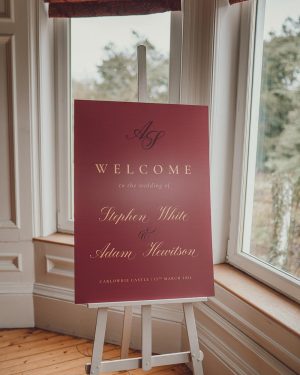 Carlowrie Caste Welcome Sign