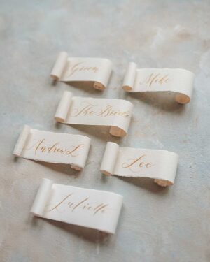 scroll place cards