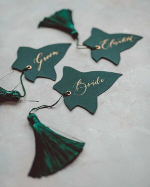 ivy-shaped leaf place cards wedding